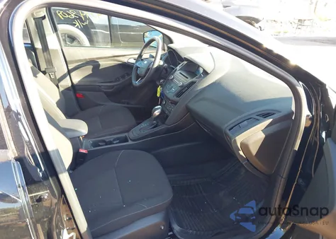 2016 Ford Focus Se z USA, uszkodzony, nr VIN 1FADP3F2XGL305558